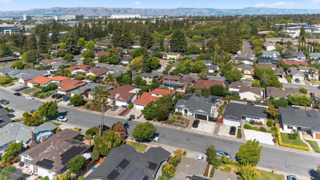 787 San Clemente Way, Mountain View CA: https://media.crmls.org/mediaz/194bffd2-6c0a-4c7b-b74a-9092b7f965ee.jpg