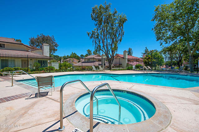 6848 Poppyview Drive, Oak Park CA: https://media.crmls.org/mediaz/194c3e2f-1d7d-4edb-9528-728afd3e096e.jpg