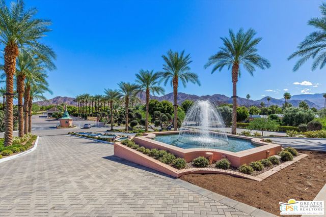 47392 Jadida Avenue, Palm Desert CA: https://media.crmls.org/mediaz/194c4187-53ec-4dfd-b36e-81cbf4641ab8.jpg