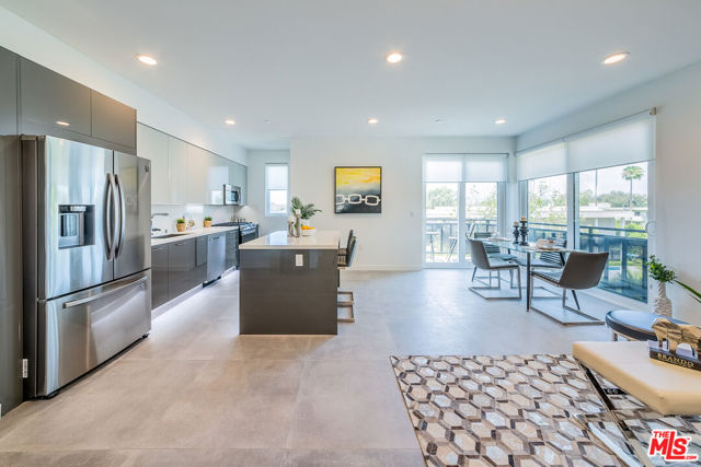 214 S Westmoreland Avenue, Los Angeles CA: https://media.crmls.org/mediaz/194c6222-6d5a-472e-93d8-396fa149aa93.jpg