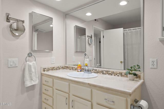 Detail Gallery Image 27 of 44 For 5125 Wooley Rd #5,  Oxnard,  CA 93035 - 2 Beds | 2 Baths