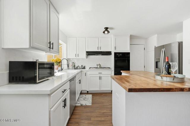 2142 Atwater Avenue, Simi Valley CA: https://media.crmls.org/mediaz/194d004c-3644-4248-b65c-76ebdcc69e5a.jpg