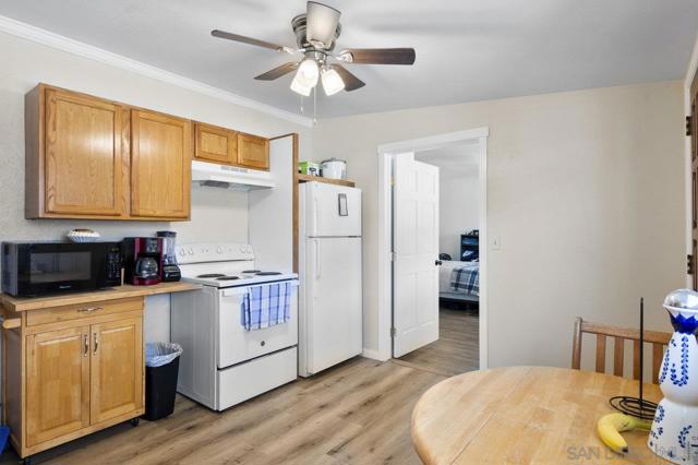 3232 N Twin Oaks Valley Rd, San Marcos CA: https://media.crmls.org/mediaz/194da014-5929-46b3-adf0-bb56067fa4e6.jpg