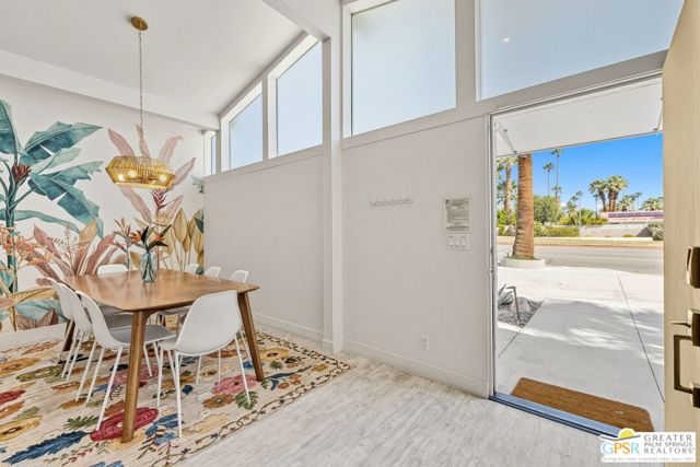 547 N Sunrise Way, Palm Springs CA: https://media.crmls.org/mediaz/194e0d48-b806-49e9-8593-11de91592681.jpg