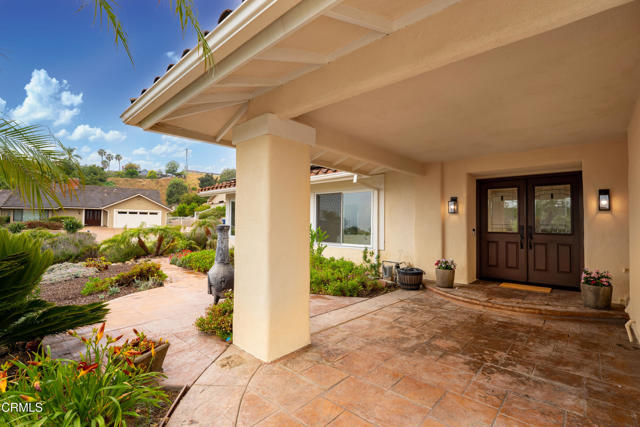7017 Sonora Court, Ventura CA: https://media.crmls.org/mediaz/194e0ff7-7ade-4d07-b276-45afa34edcdd.jpg