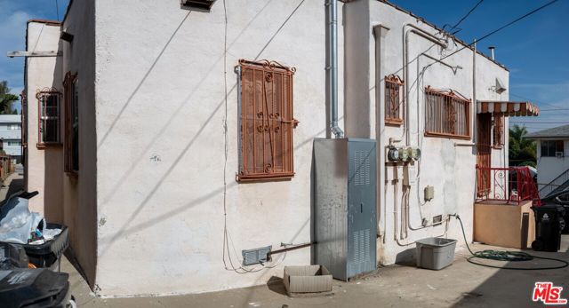 4214 W Slauson Avenue, Los Angeles CA: https://media.crmls.org/mediaz/194e860a-86ed-479d-a99b-557bae8543f5.jpg