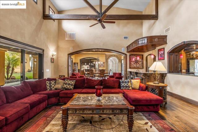 3600 Byer Rd, Byron CA: https://media.crmls.org/mediaz/194ef52f-3c23-496f-9321-0ae1beeb3732.jpg