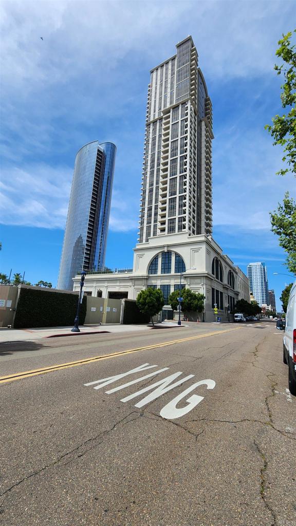 700 W E Street #2805