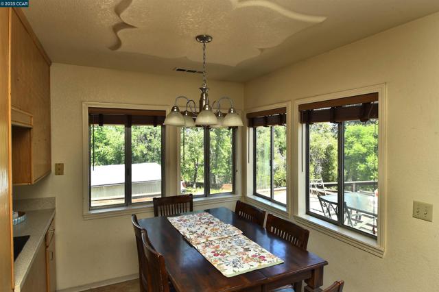9687 Manzanita Way, Coulterville CA: https://media.crmls.org/mediaz/194f1395-1c3e-488e-810e-3a47161f81b3.jpg