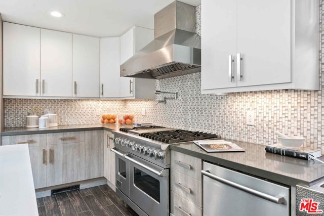 16121 Northfield Street photo 8