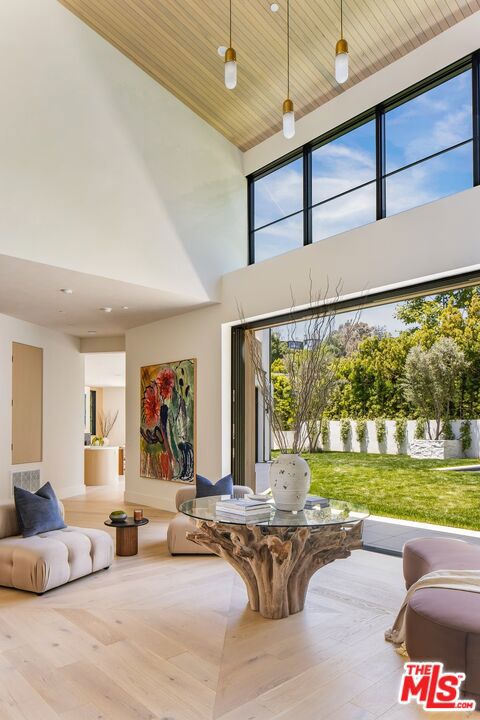 1749 Mandeville Lane, Los Angeles CA: https://media.crmls.org/mediaz/194ff3f0-5349-4652-9aae-26a0bcad84db.jpg