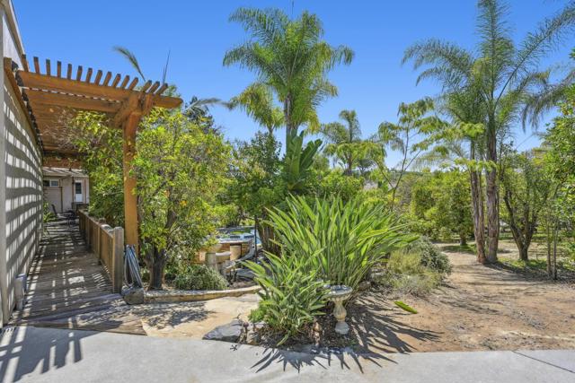 31619 21 Via Puerta Del Sol, Bonsall CA: https://media.crmls.org/mediaz/1950a811-b9bb-4626-96f9-5f6b994c8837.jpg
