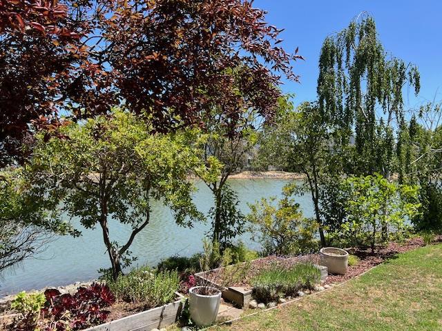 63 WATERSIDE Circle, Redwood City CA: https://media.crmls.org/mediaz/19514e4a-960a-49ab-8cb4-ea91a1103fe0.jpg