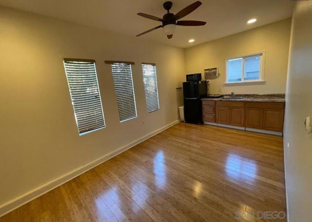 1863 Almagro Ln, Escondido CA: https://media.crmls.org/mediaz/19523140-644d-40d2-88c6-7c0dc51f012a.jpg