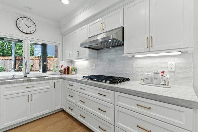 4252 Merlot Court, San Jose CA: https://media.crmls.org/mediaz/1952e907-b7ac-4412-abb9-3a667a78d817.jpg