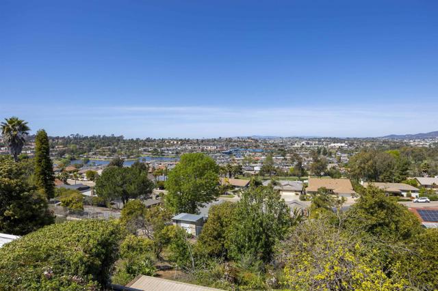 1561 La Plaza, San Marcos CA: https://media.crmls.org/mediaz/195379af-e5ec-44f5-8612-cd3c1d497041.jpg
