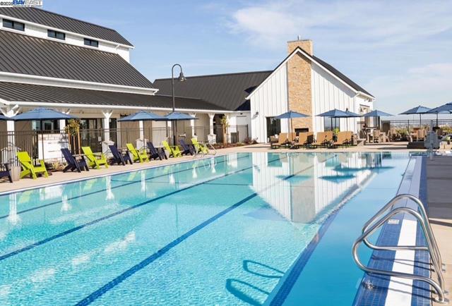 6822 Spanner Ct, Tracy CA: https://media.crmls.org/mediaz/1953ef75-6e31-40d0-9bd0-4223d304d412.jpg