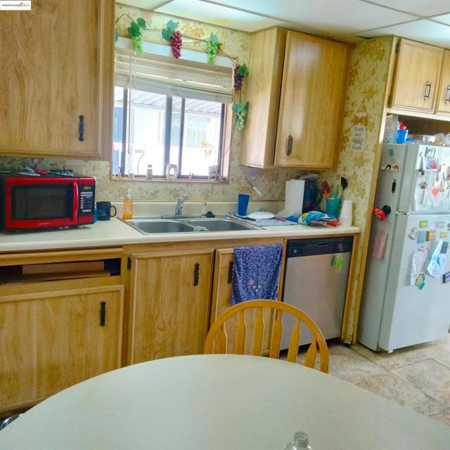 120 Paulette Way, Antioch CA: https://media.crmls.org/mediaz/19549bd9-1c65-4aba-934e-588098fbb36c.jpg