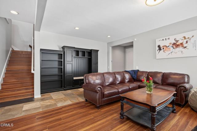 6573 Pinnacle Court, Moorpark CA: https://media.crmls.org/mediaz/1954c791-b29a-469f-af36-3eca61a63c2d.jpg