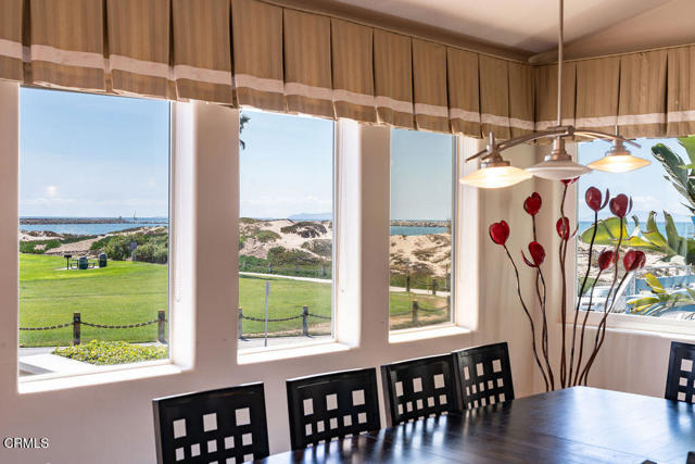 1401 GREENOCK Lane, Ventura CA: https://media.crmls.org/mediaz/19552538-a7dd-4013-8d8a-e2789719cebd.jpg