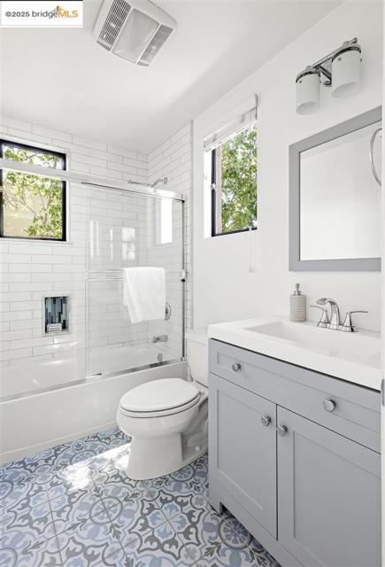 Image 23 of 39 For 1210 66th St