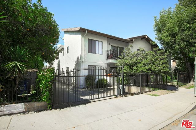 6859 Woodman Avenue photo 2