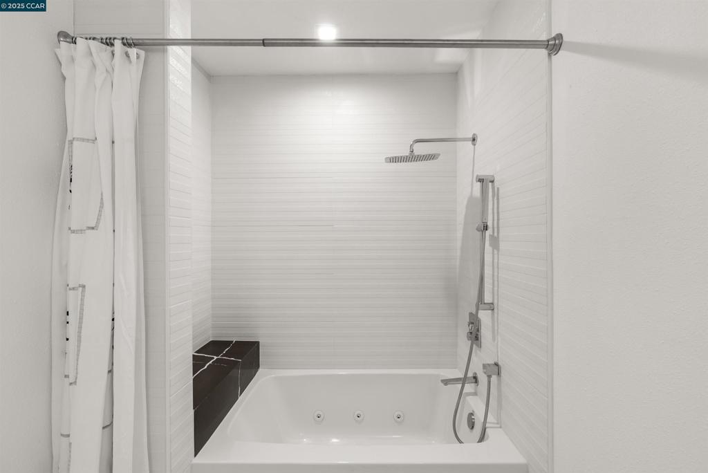https://media.crmls.org/mediaz/1957026e-4d82-41fd-9704-23ca789e151d.jpg?preset=X-Large