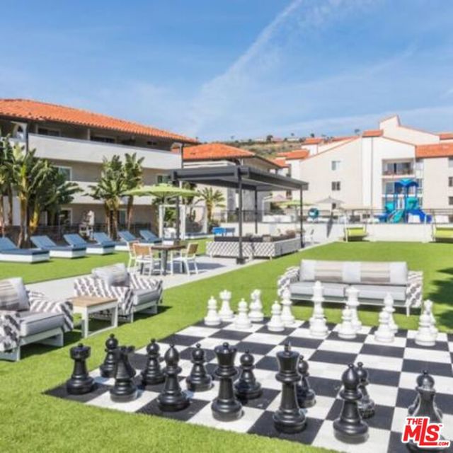 6600 Beachview Drive, Rancho Palos Verdes CA: https://media.crmls.org/mediaz/19578a4a-f63c-4dd3-944b-700fe21f2f28.jpg