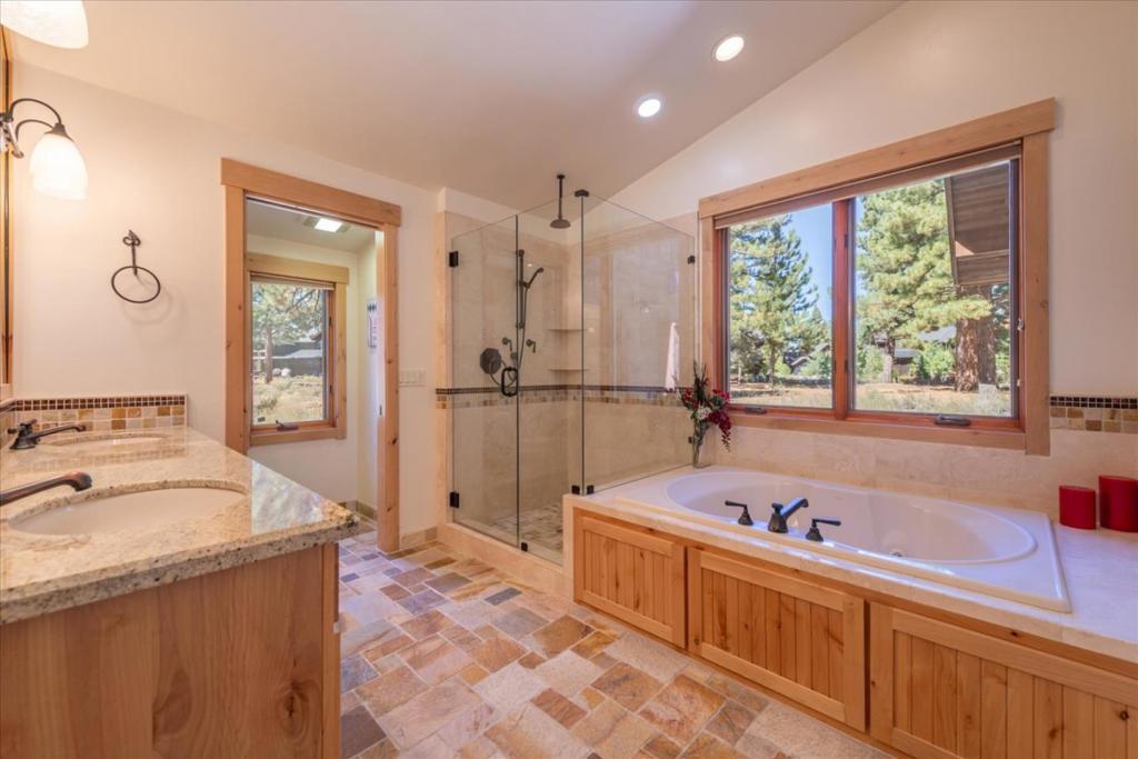 19582316 066D 4703 Baf8 18A5F49A7E6E 13466 Fairway Drive, Truckee, Ca 96161 &Lt;Span Style='BackgroundColor:transparent;Padding:0Px;'&Gt; &Lt;Small&Gt; &Lt;I&Gt; &Lt;/I&Gt; &Lt;/Small&Gt;&Lt;/Span&Gt;