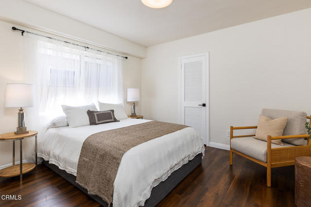 1807 New York Drive, Altadena CA: https://media.crmls.org/mediaz/1958e5a9-2293-4010-8d9b-bd940f18582e.jpg