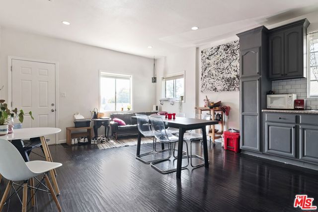 5375 Raphael Street, Los Angeles CA: https://media.crmls.org/mediaz/19595e57-c9e3-418f-aa7a-1eddf9377ccc.jpg
