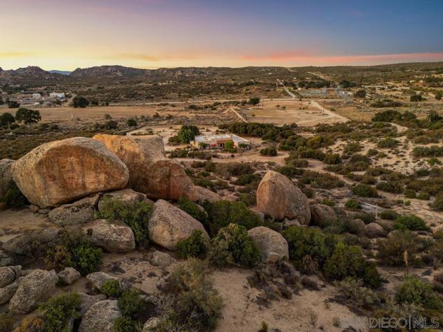 40760 Old Highway 80, Boulevard CA: https://media.crmls.org/mediaz/195a5f2a-51e7-4f5e-b031-8f6710cdcb9c.jpg