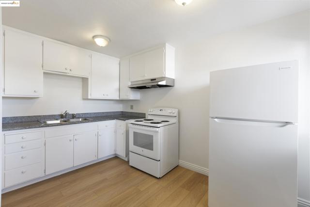 1929 California, Berkeley CA: https://media.crmls.org/mediaz/195a6e52-e9d9-4dd3-b840-98277b6359ef.jpg