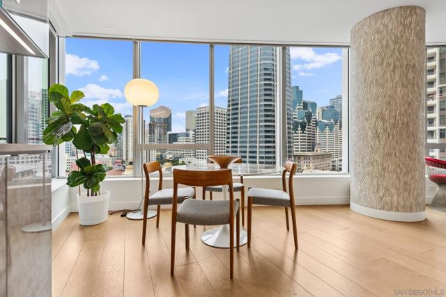 888 W E Street, San Diego CA: https://media.crmls.org/mediaz/195b6a01-2aa9-4545-ae8b-54fb9a13204d.jpg