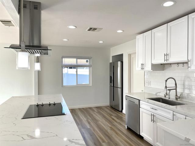 4106 Dellwood St, San Diego CA: https://media.crmls.org/mediaz/195c671f-b510-4ba7-8ed1-72cd8c0ab8d5.jpg