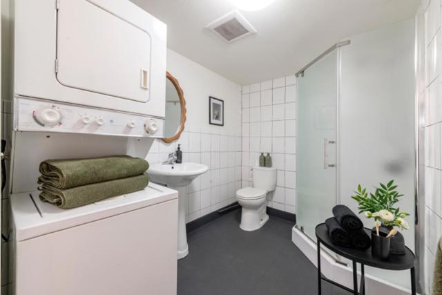 850 W Grand Avenue, Oakland CA: https://media.crmls.org/mediaz/195c9ccc-aa40-4774-aadb-f1545eb4a69a.jpg