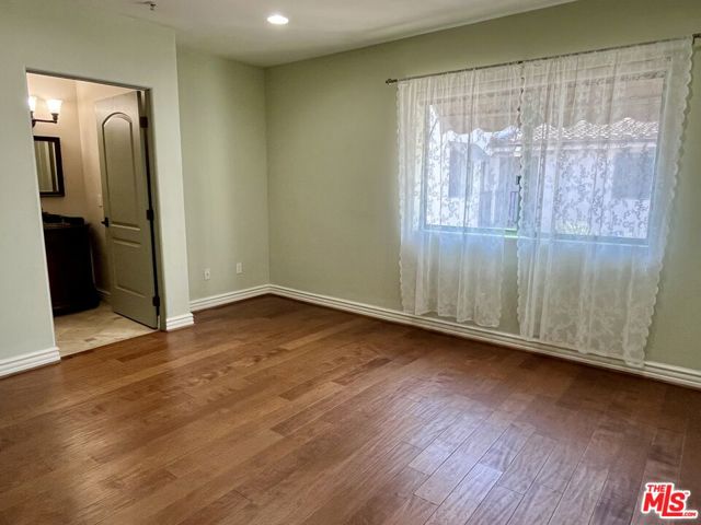 4301 Los Feliz Boulevard, Los Angeles CA: https://media.crmls.org/mediaz/195d4df5-9fb2-4898-a957-f54c2d9f8d8c.jpg