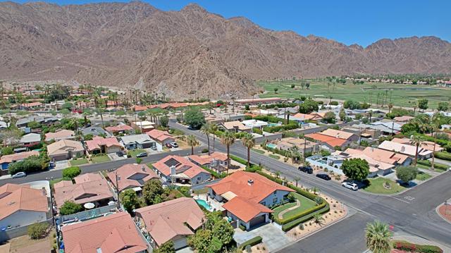 77655 Avenida Montezuma, La Quinta CA: https://media.crmls.org/mediaz/195d7a4f-b0b6-4ce6-8fbb-a9b9984981dd.jpg