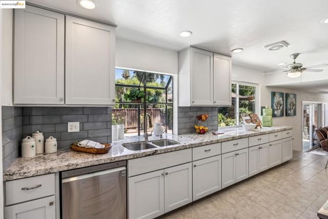 4943 Rice DR, San Jose CA: https://media.crmls.org/mediaz/195e6bf0-c5a8-4d79-9d1f-e1181d63a053.jpg