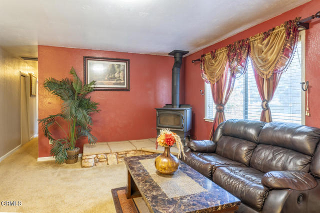 31341 Thomas Lane, Fort Bragg CA: https://media.crmls.org/mediaz/195e7632-b428-423d-a747-e34be5602594.jpg