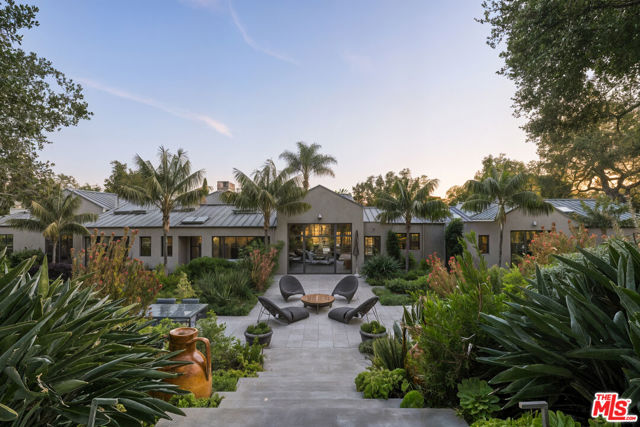 796 Hot Springs Road, Montecito CA: https://media.crmls.org/mediaz/195e8828-fa85-4d2b-86b7-3748dbfddba0.jpg