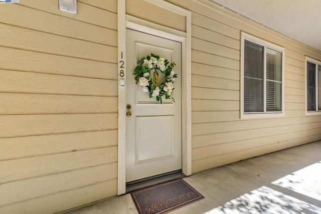 929 E El Camino Real, Sunnyvale CA: https://media.crmls.org/mediaz/195e8c1c-4282-4c21-9a96-07ae5c235078.jpg