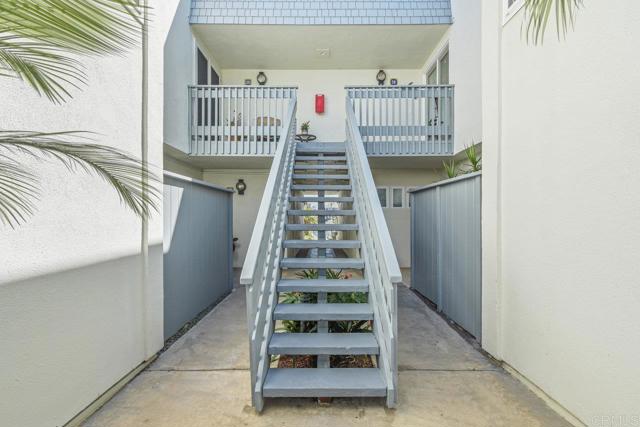 Detail Gallery Image 6 of 34 For 30 Antigua Ct, Coronado,  CA 92118 - 3 Beds | 2 Baths