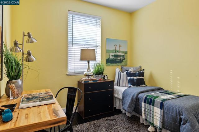 239 Marina Village Rd, Benicia CA: https://media.crmls.org/mediaz/195f3a34-9bae-445a-a055-9c1dd0dbb36f.jpg