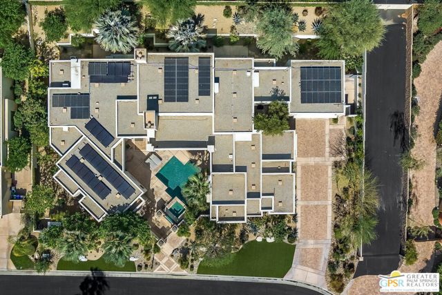 27 Ambassador Circle, Rancho Mirage CA: https://media.crmls.org/mediaz/195f58e6-78c3-4231-b3fa-1ca98279d892.jpg