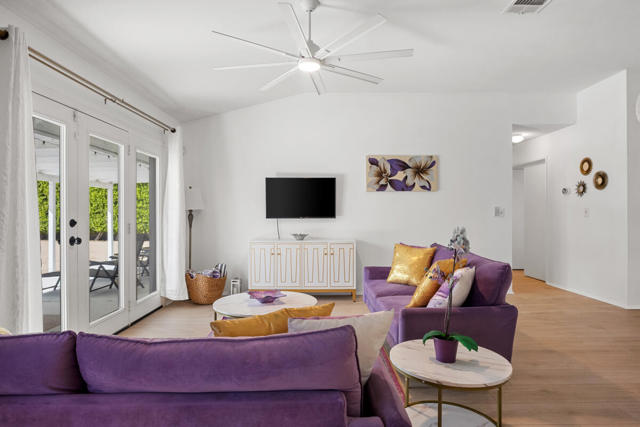 1489 E Francis Drive, Palm Springs CA: https://media.crmls.org/mediaz/195fea31-3689-49ee-84e5-a1da156c476f.jpg