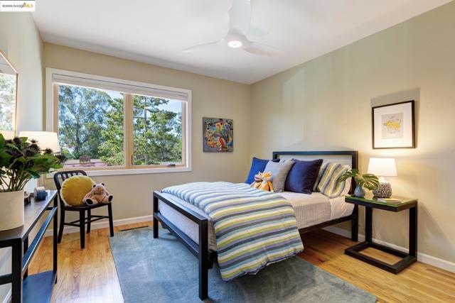 5801 Balboa Dr, Oakland CA: https://media.crmls.org/mediaz/196032e2-2ddf-43e1-a984-b93482167f34.jpg