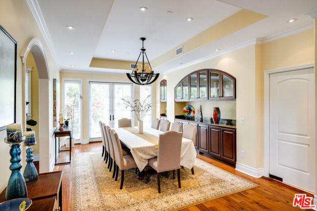 5966 ABERNATHY Drive, Los Angeles CA: https://media.crmls.org/mediaz/196073c8-6f5a-4e8a-8b5d-37d624156789.jpg