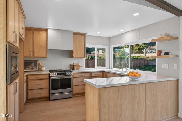 Detail Gallery Image 10 of 42 For 7023 Meadowview Ct, Ventura,  CA 93003 - 4 Beds | 2/1 Baths