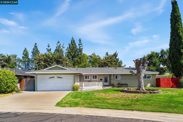 1216 Sherlock Way, Concord CA: https://media.crmls.org/mediaz/196181f8-9824-4bb2-9b8c-d353ef7a5b68.jpg